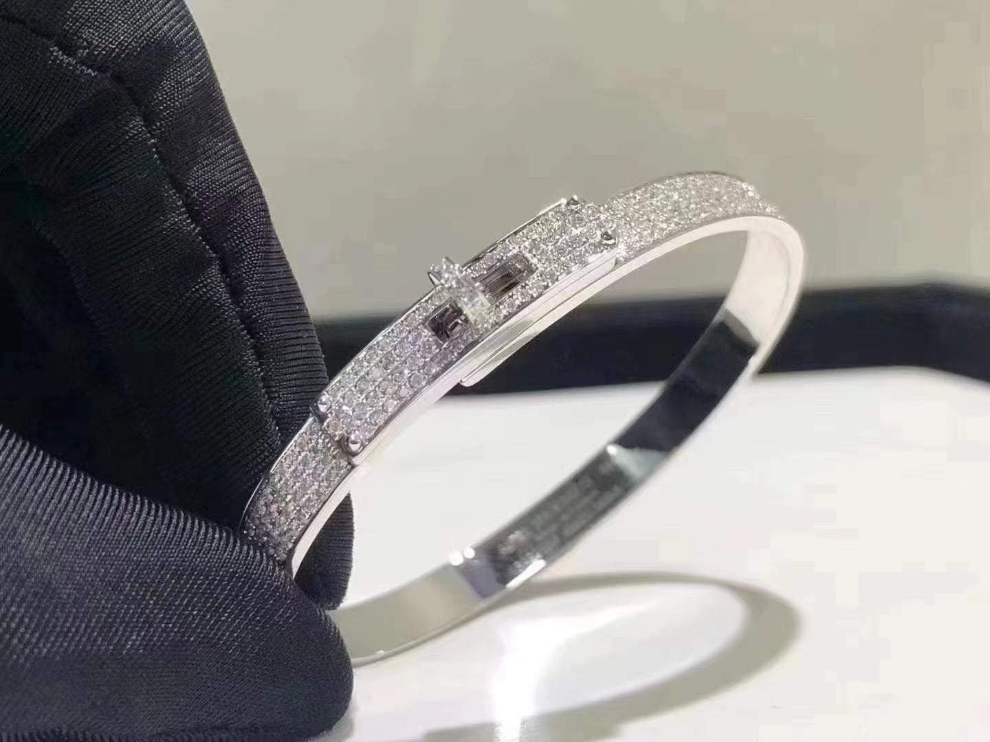[vivabelle]HM KELLY ARMBAND AUS SILBER MIT VOLLSTÄNDIGEM PAVE-DIAMANT