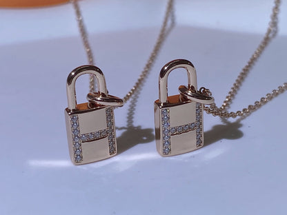 [vivabelle]HM ADVANCED NICHE LOCK HEAD NECKLACE DIAMONDS