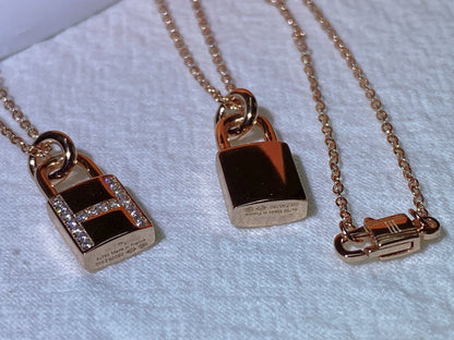[vivabelle]HM ADVANCED NICHE LOCK HEAD NECKLACE DIAMONDS