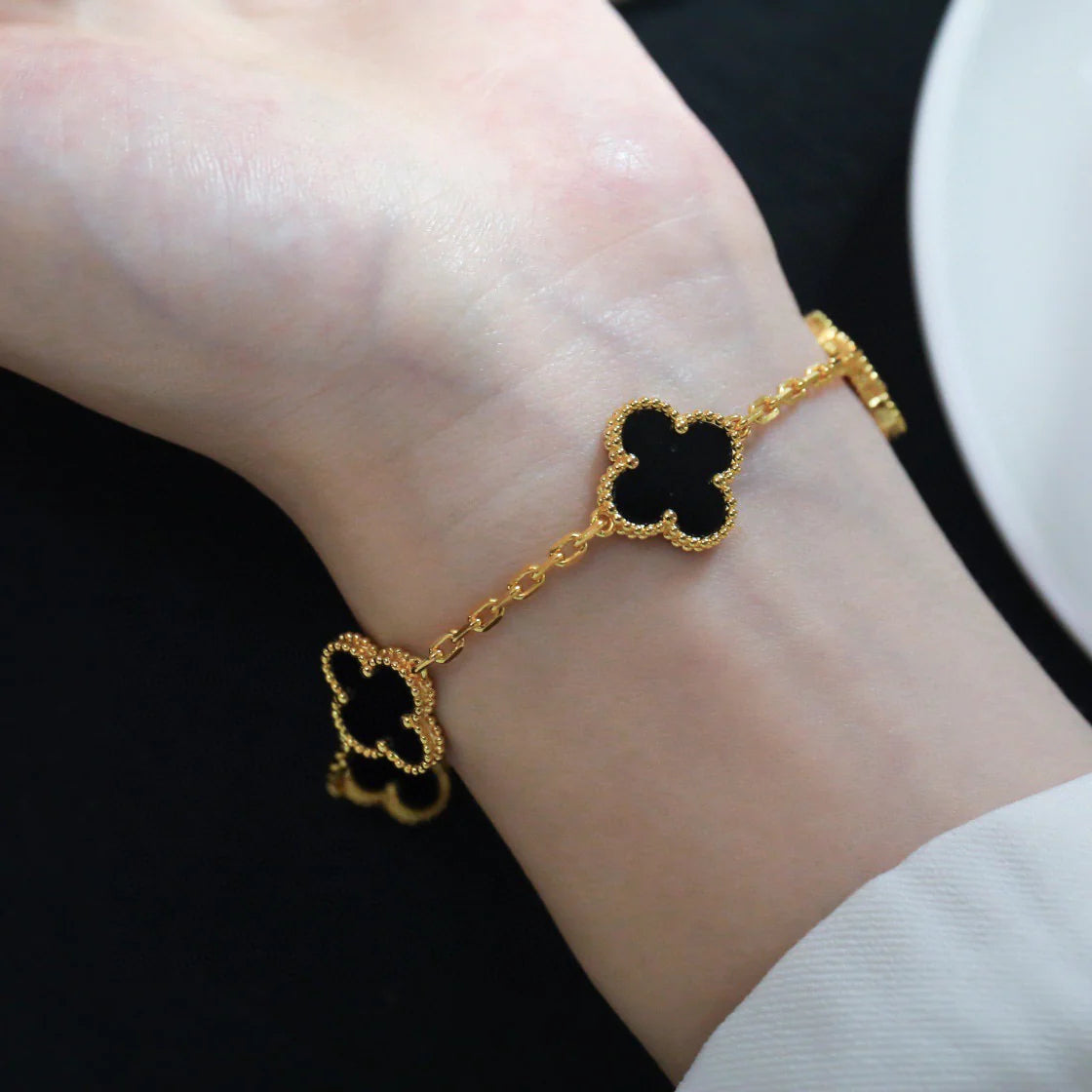 [vivabelle]CLOVER 5 MOTIVE SCHWARZER ONYX ARMBAND 