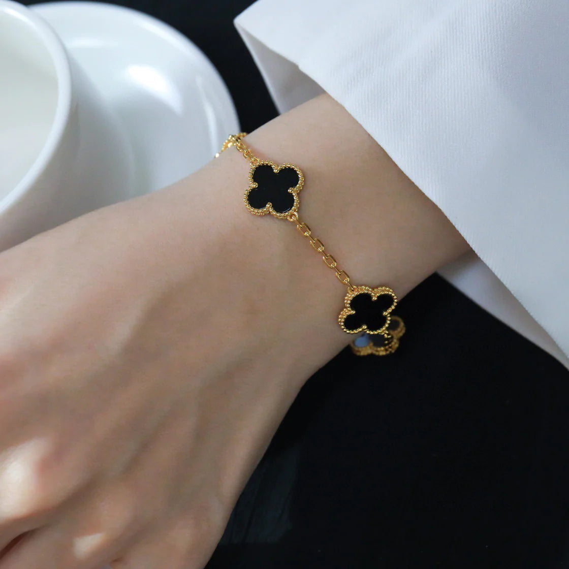 [vivabelle]CLOVER 5 MOTIVE SCHWARZER ONYX ARMBAND 