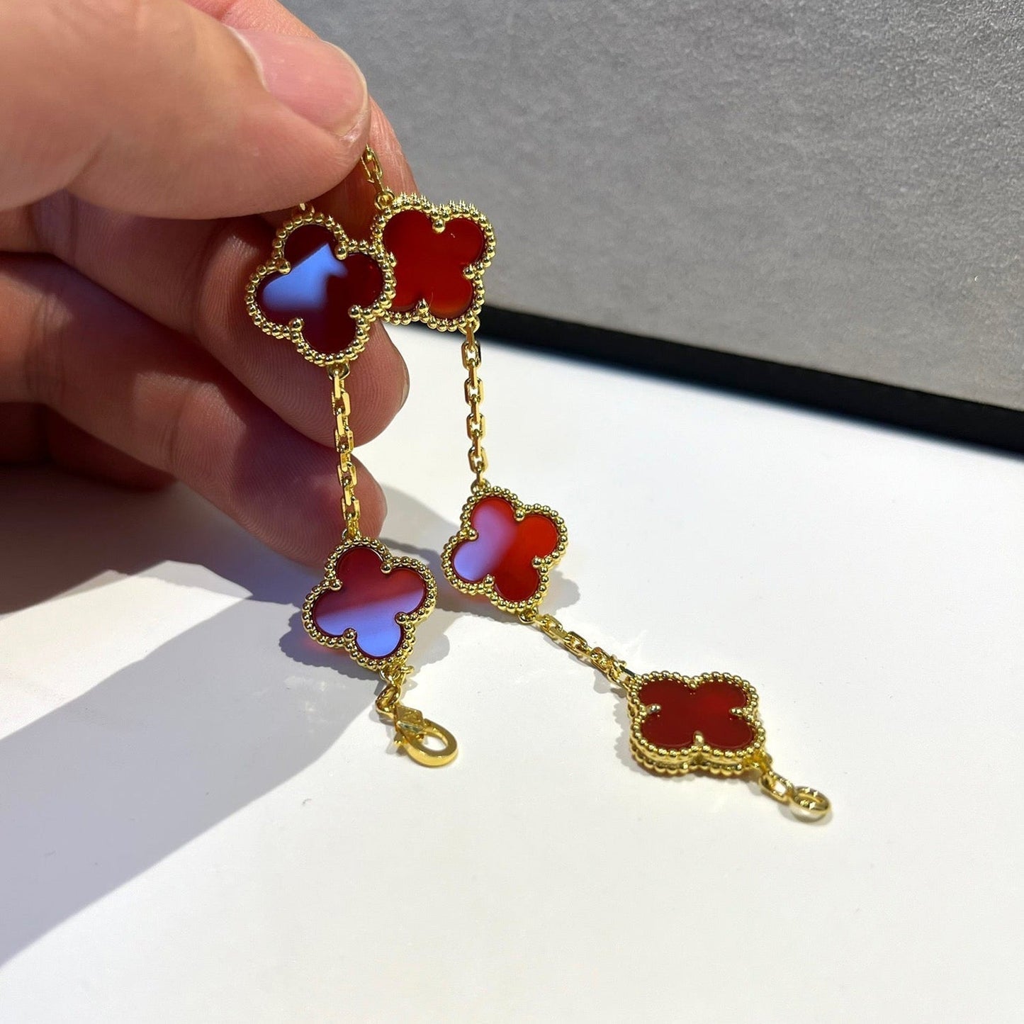 [vivabelle]CLOVER 5 MOTIFS RED AGATE  BRACELET