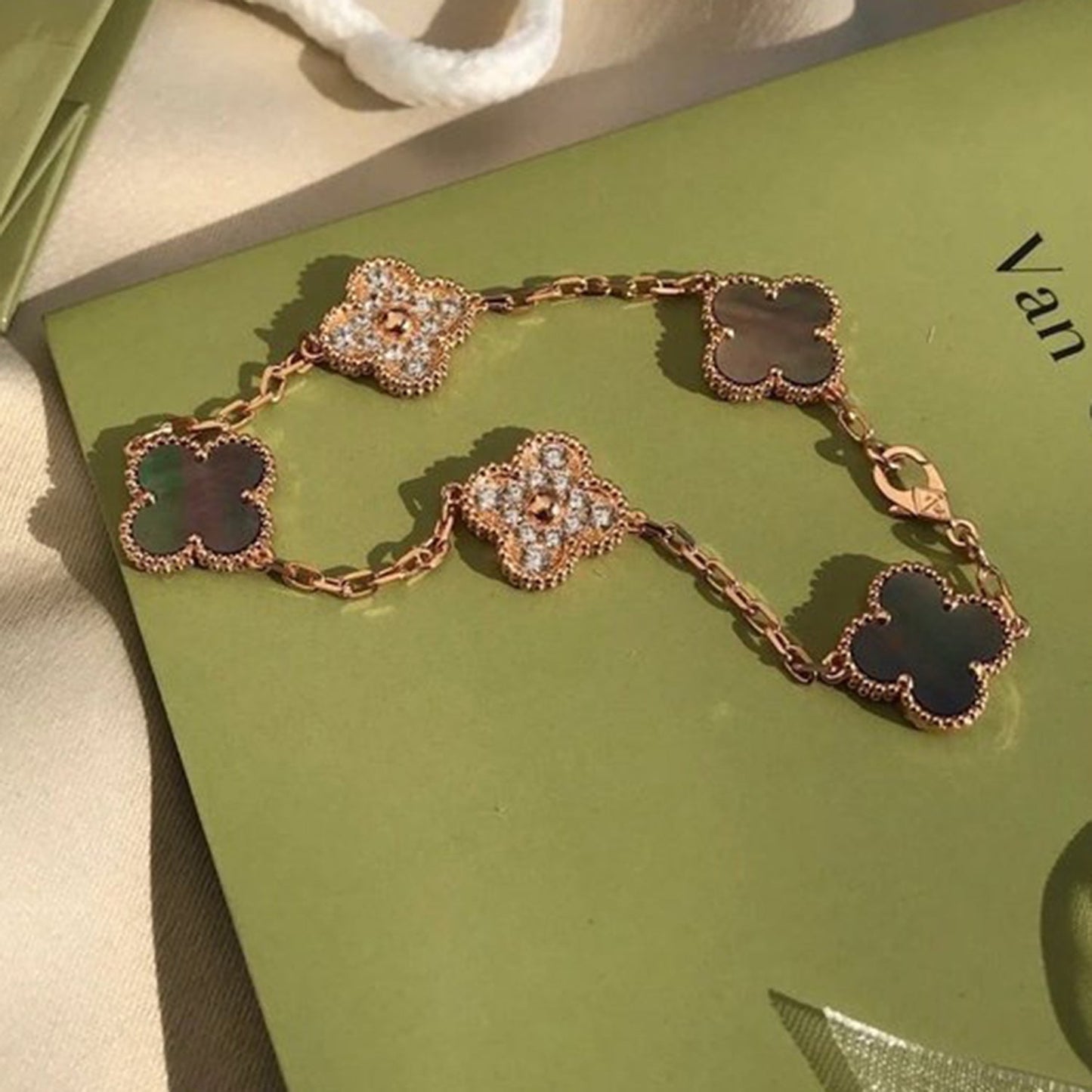 [vivabelle]CLOVER 5 MOTIV GRAUES MOP DIAMANTARMBAND