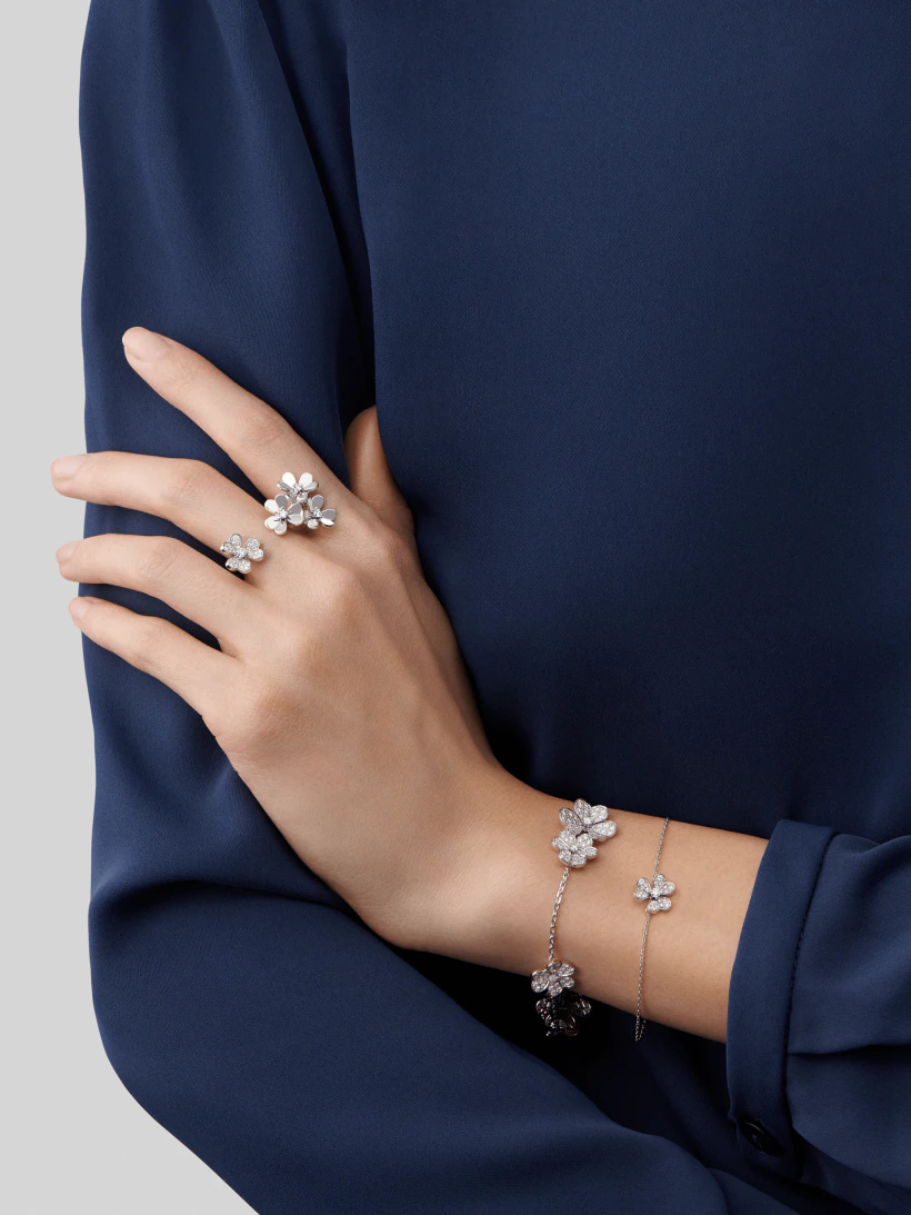 [vivabelle]FRIVOLE SILVER FLOWER DIAMOND BRACELET