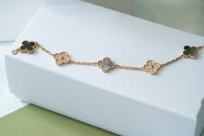 [vivabelle] Armband aus Roségold mit Kleeblatt-Motiven und Diamanten 